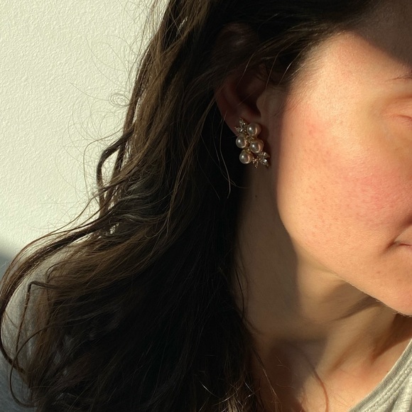 TANYA Lind Pearl rhinestone clip earrings 1” - Picture 12 of 16